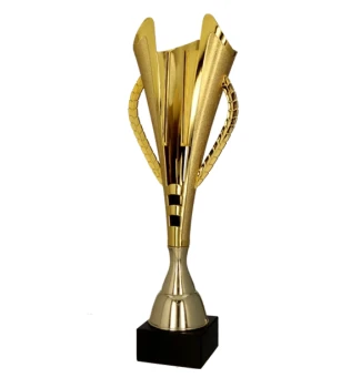 Puchar dla dzieci trofeum - nagroda w kolorze złotym