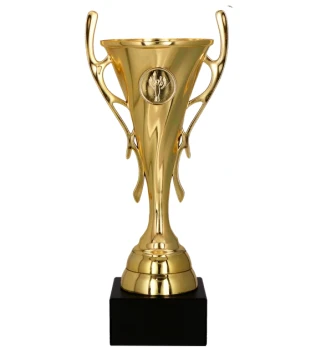 Puchar dla dzieci trofeum - nagroda w kolorze złotym