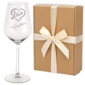 Personalizowany kieliszek do wina z grawerem – prezent na Dzień Kobiet