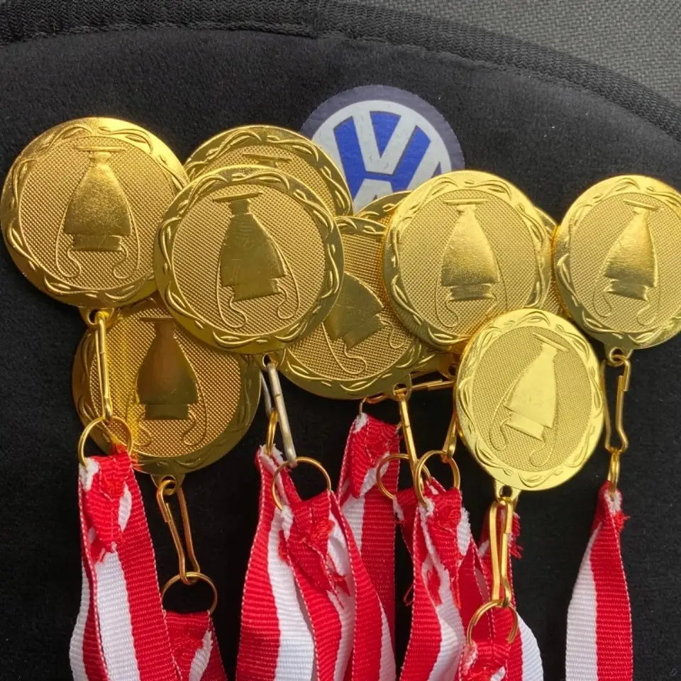 Złoty medal dla dzieci ze wstążką - zdjęcie od klienta 3