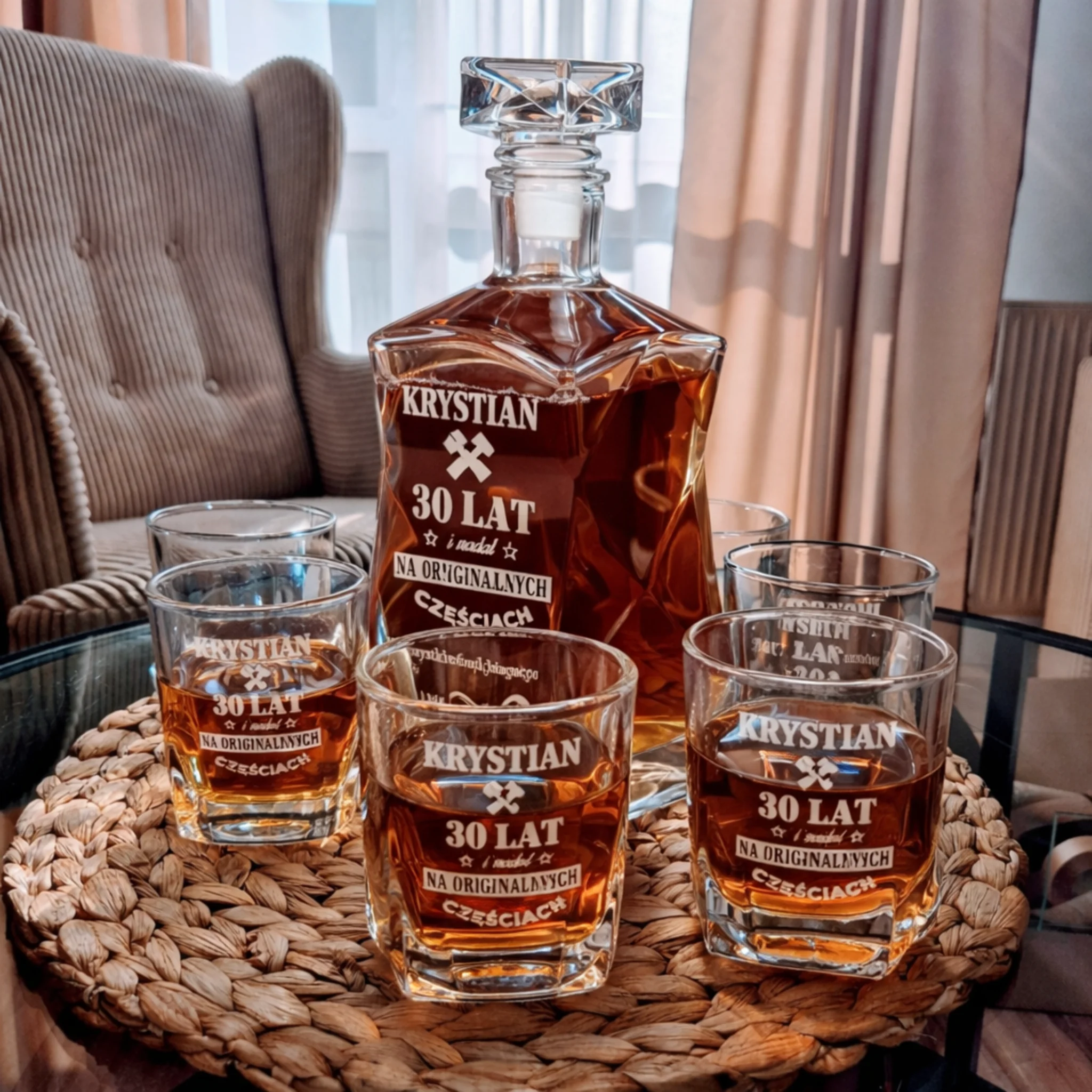 Grawerowana karafka do whisky i 6 szklanek prezent na urodziny