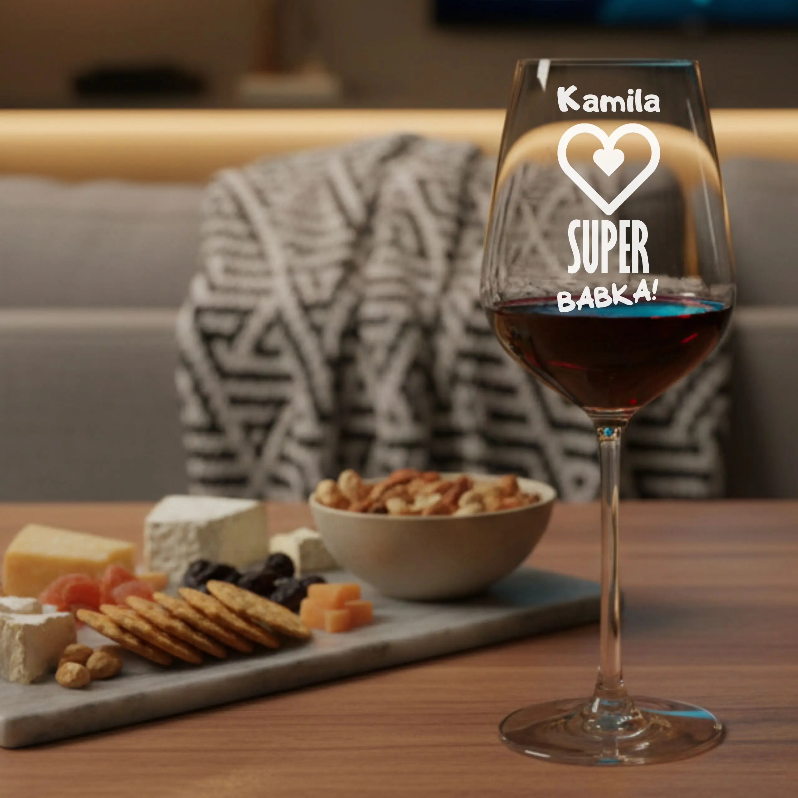 Kieliszki do wina z grawerem oraz pudełkiem na prezent